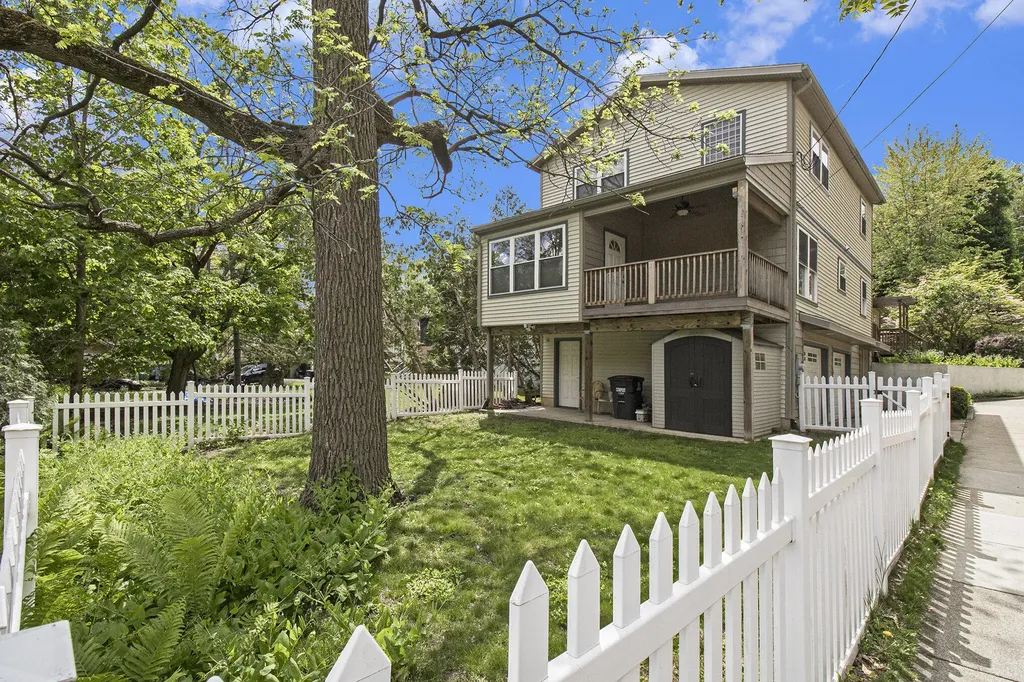 916 Brooks Street Ann Arbor City MI 48103