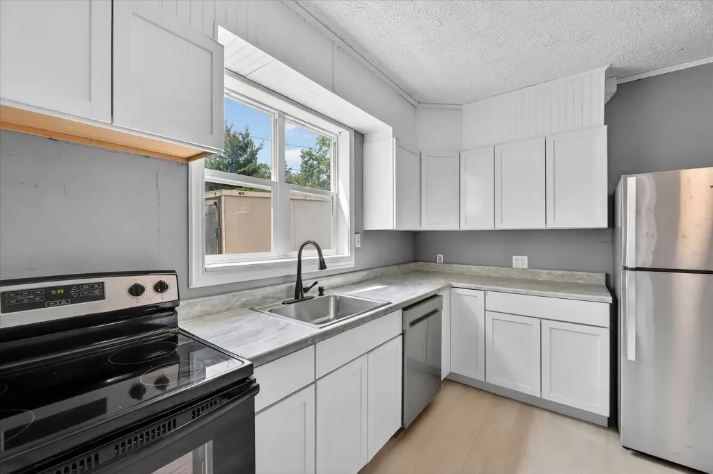 736 W Green Street Hastings City MI 49058