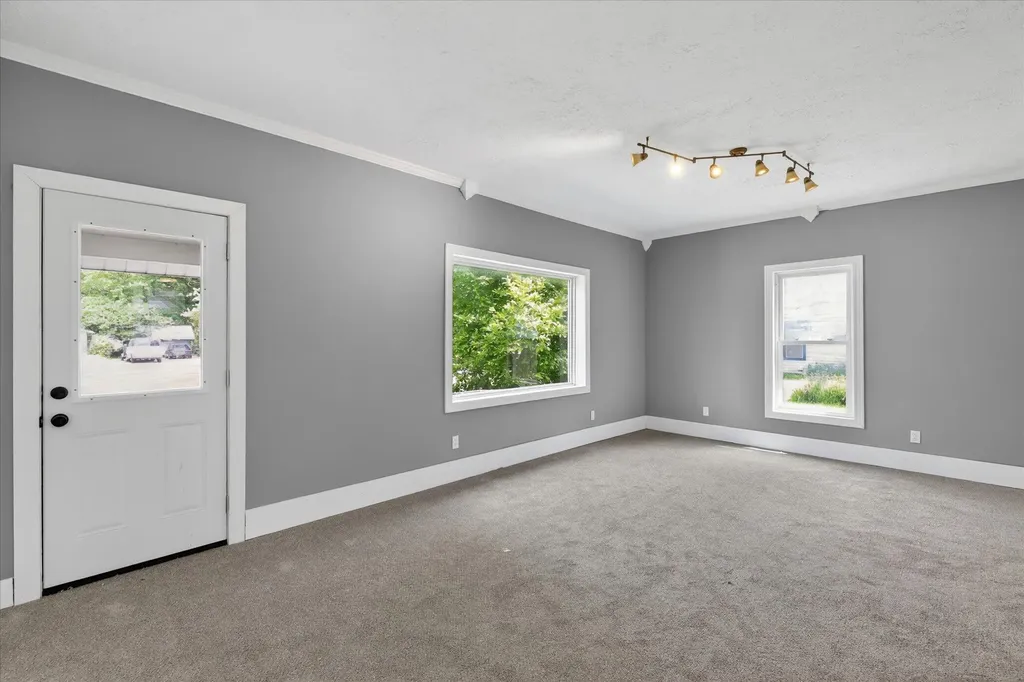 736 W Green Street Hastings City MI 49058