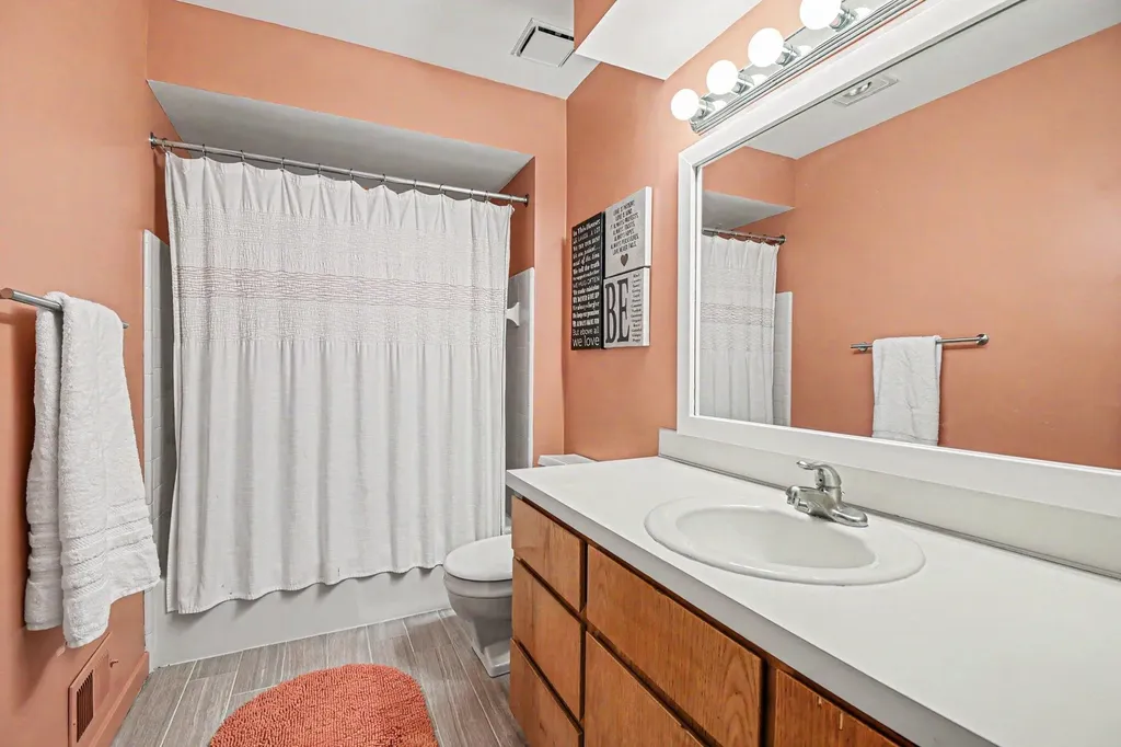 7606 Leyton Drive SE Cascade Charter Township MI 49301