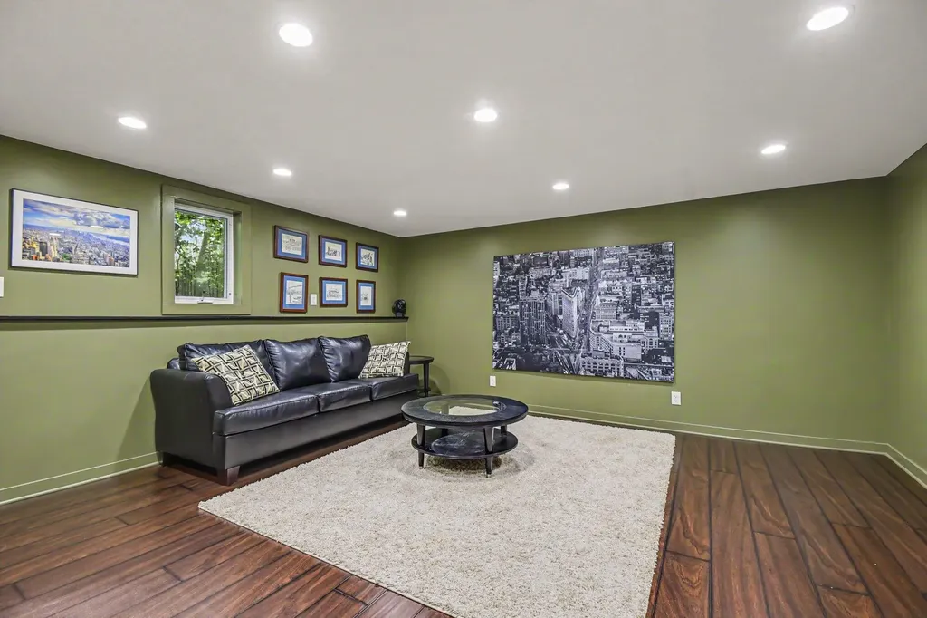 7606 Leyton Drive SE Cascade Charter Township MI 49301