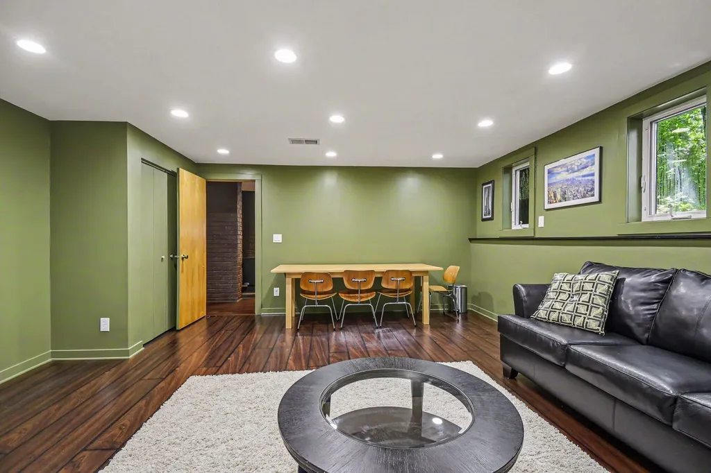 7606 Leyton Drive SE Cascade Charter Township MI 49301