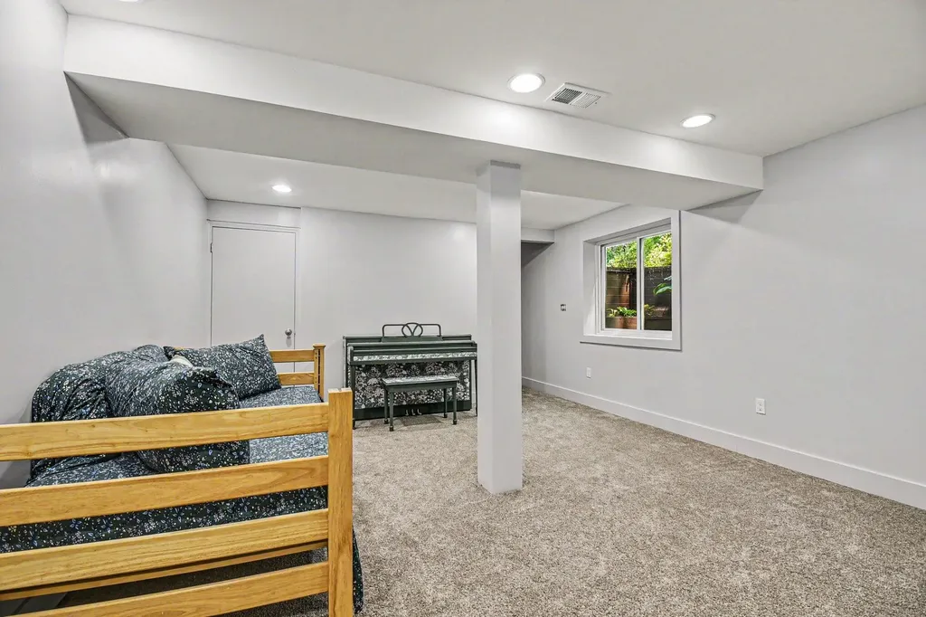 7606 Leyton Drive SE Cascade Charter Township MI 49301