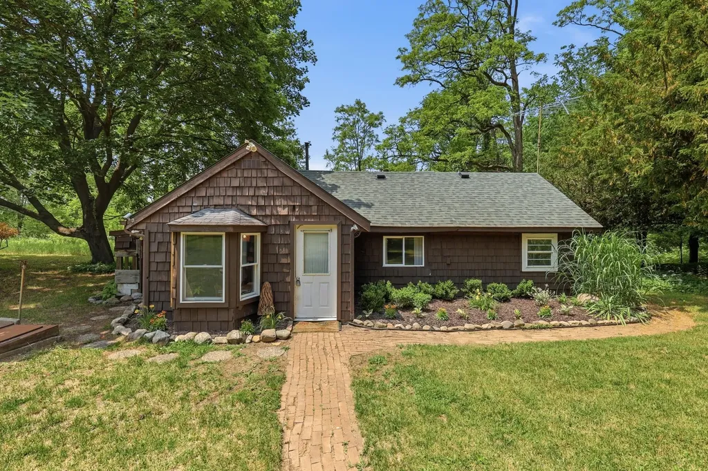 1497 W Dowling Road Hope Township MI 49050