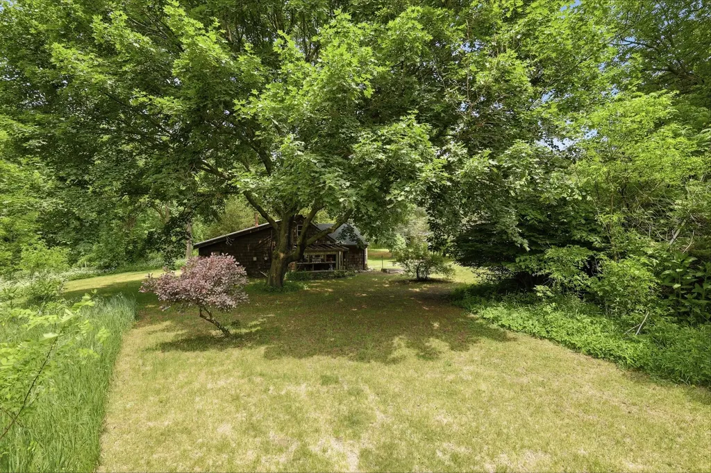 1497 W Dowling Road Hope Township MI 49050