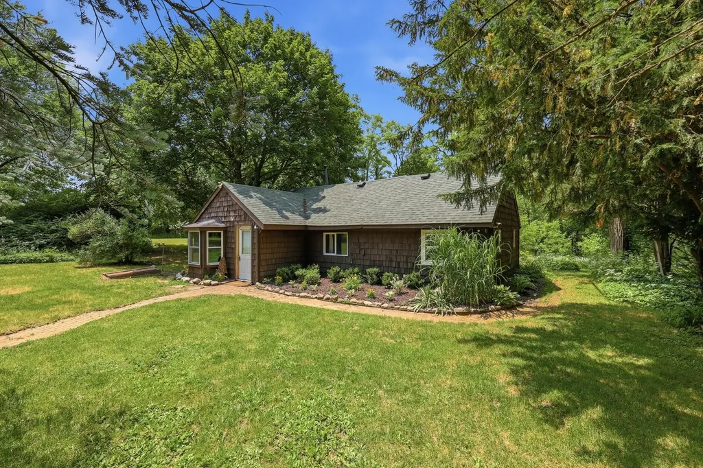 1497 W Dowling Road Hope Township MI 49050