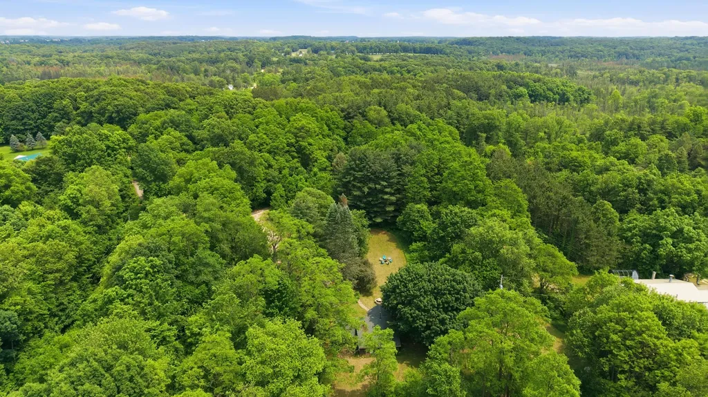 1497 W Dowling Road Hope Township MI 49050