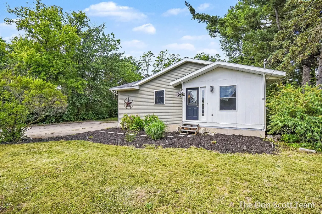 2911 5 Mile Road NE Plainfield Charter Township MI 49525