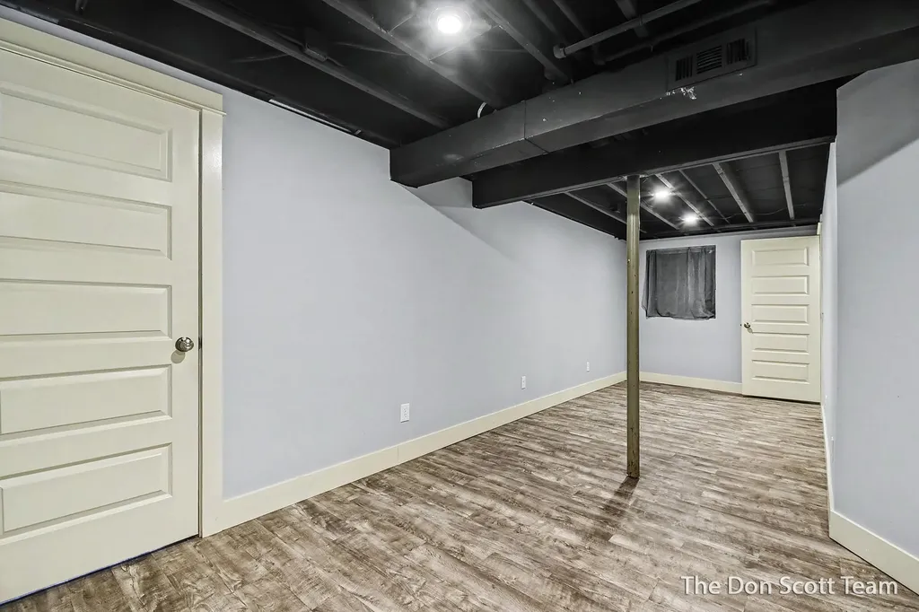 2911 5 Mile Road NE Plainfield Charter Township MI 49525