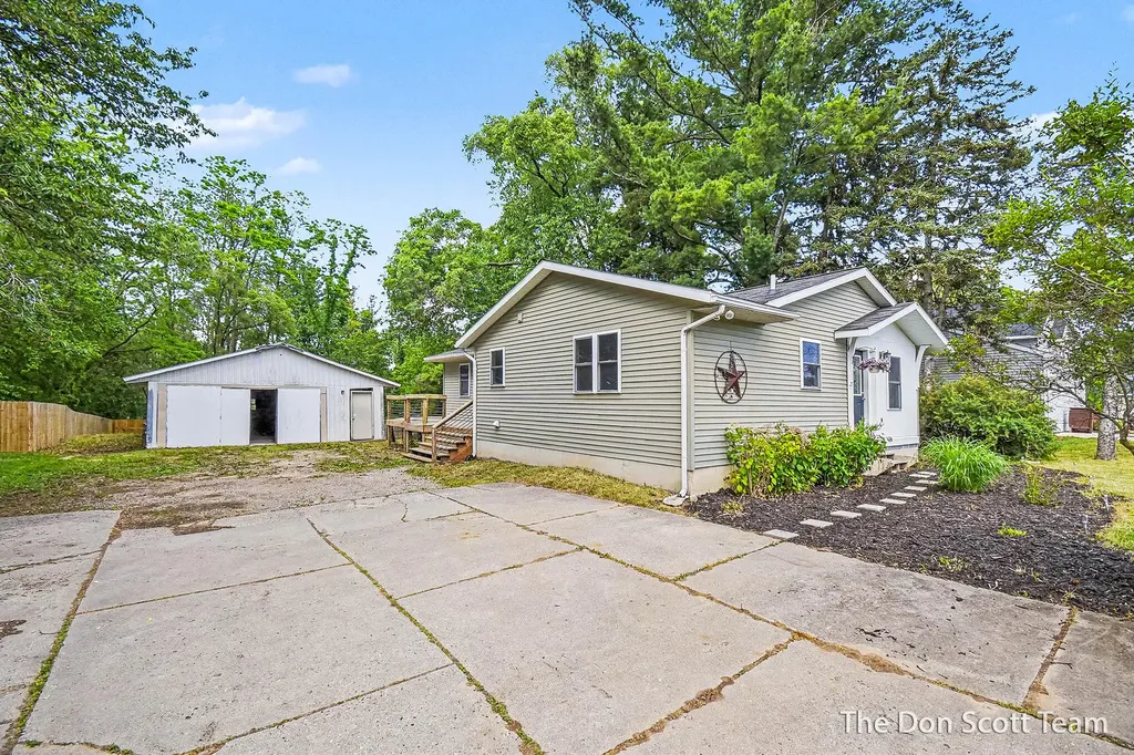 2911 5 Mile Road NE Plainfield Charter Township MI 49525