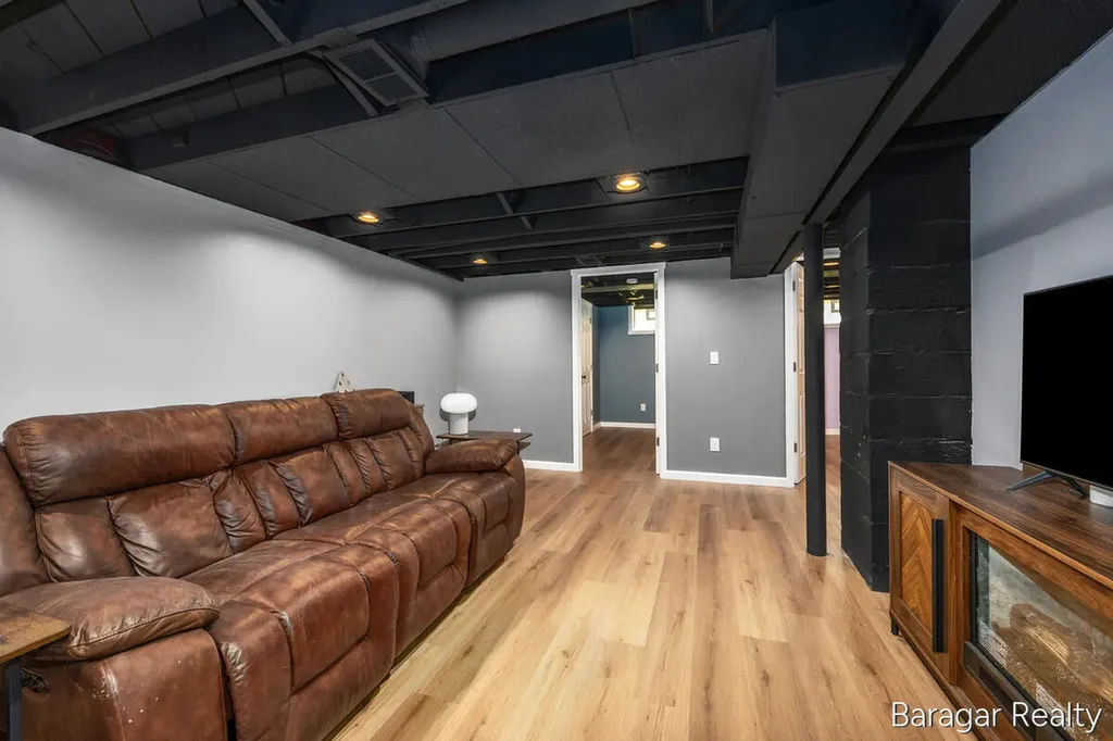 1244 S Dorroll Street NE Grand Rapids City MI 49505