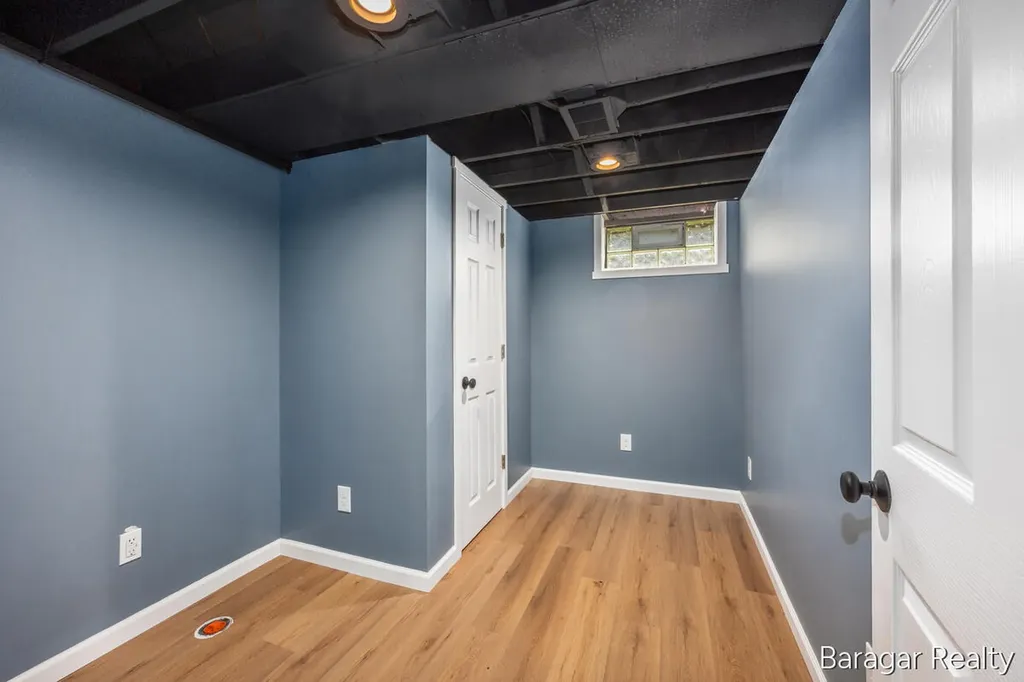 1244 S Dorroll Street NE Grand Rapids City MI 49505