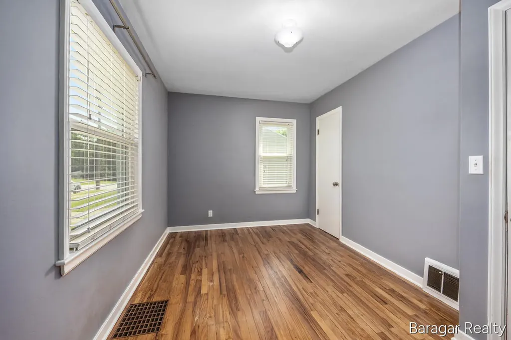 1244 S Dorroll Street NE Grand Rapids City MI 49505