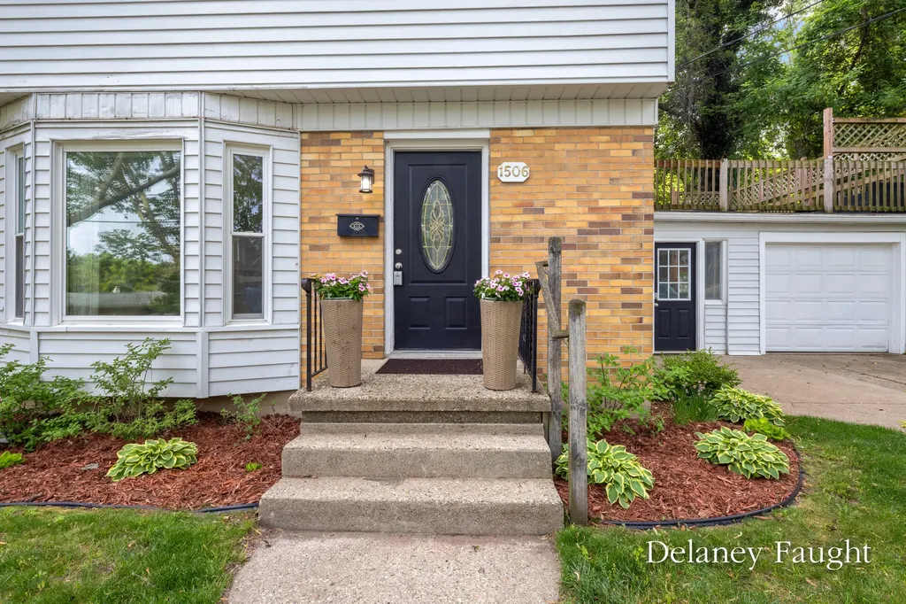 1506 Margaret Avenue SE Grand Rapids City MI 49507