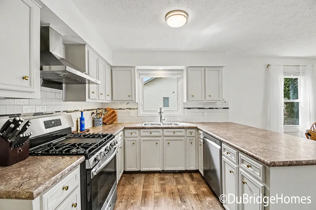 153 Suncrest Court SW Georgetown Charter Township MI 49418