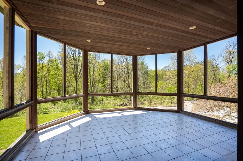 1065 Johnson Street Tallmadge Charter Township MI 49435