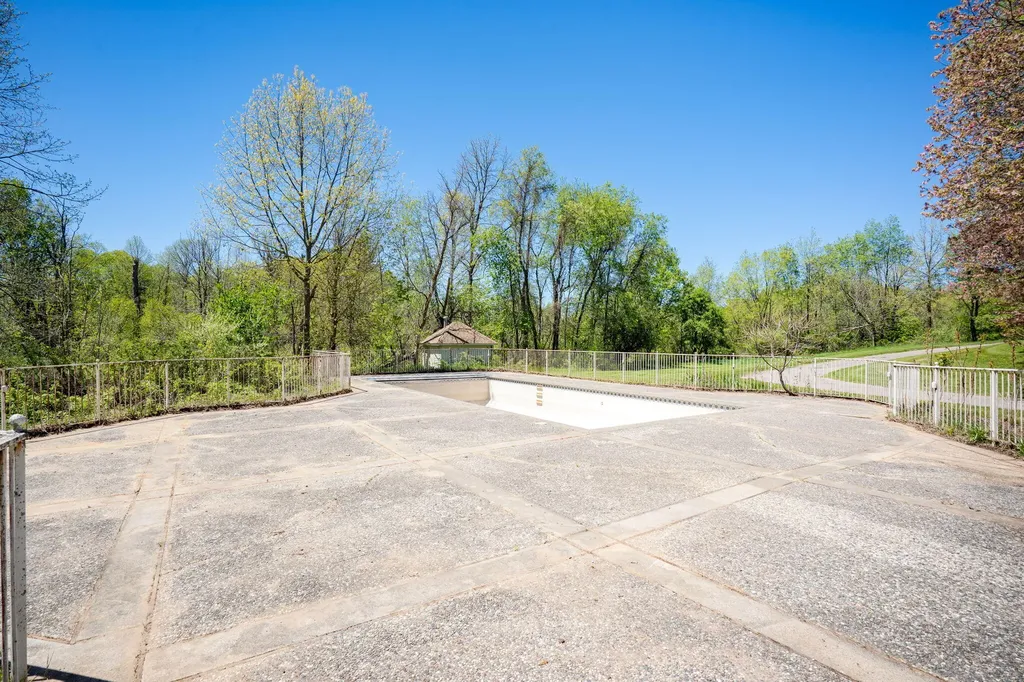 1065 Johnson Street Tallmadge Charter Township MI 49435