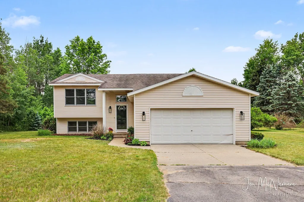 4050 Rector Street NE Algoma Township MI 49341