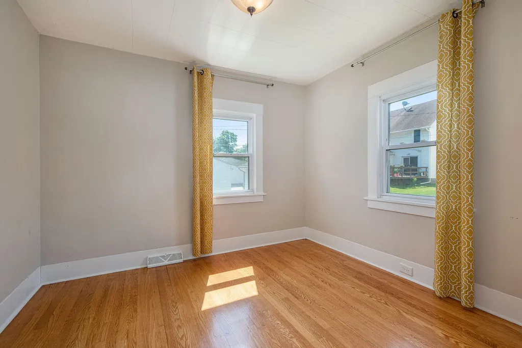 1012 Powers Avenue NW Grand Rapids City MI 49504