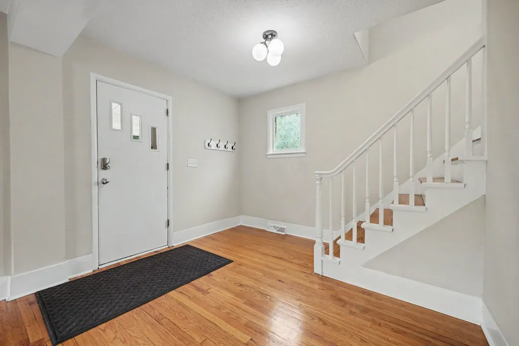 1012 Powers Avenue NW Grand Rapids City MI 49504