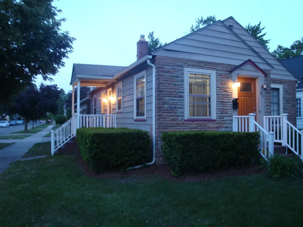842 Garfield Avenue NW Grand Rapids City MI 49504