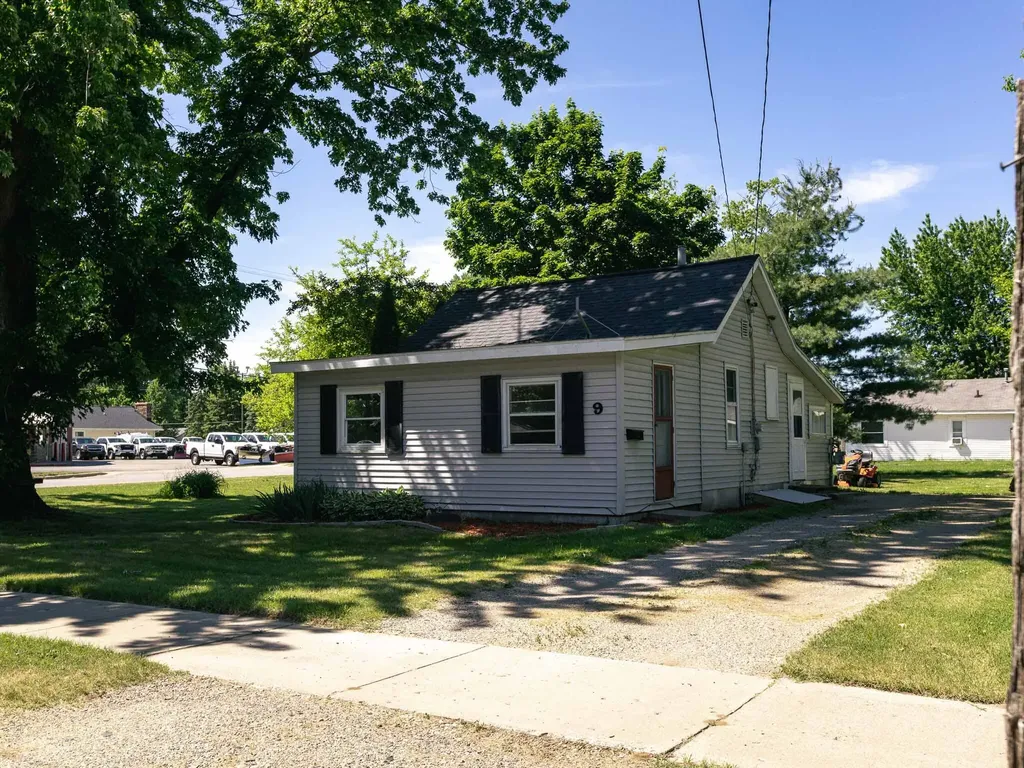 9 Carrie Street Sparta Township MI 49345