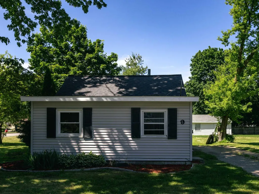 9 Carrie Street Sparta Township MI 49345