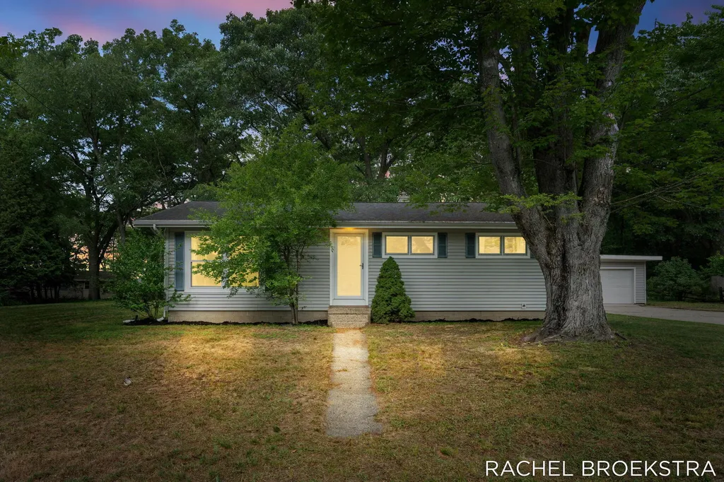 15703 Vineyard Drive Spring Lake Township MI 49456