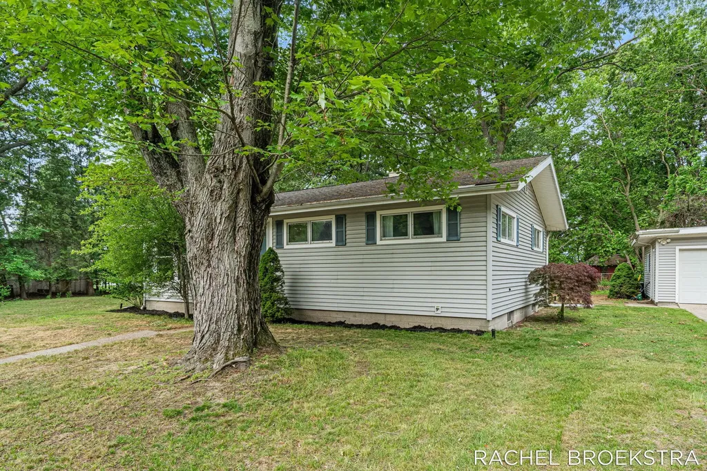 15703 Vineyard Drive Spring Lake Township MI 49456