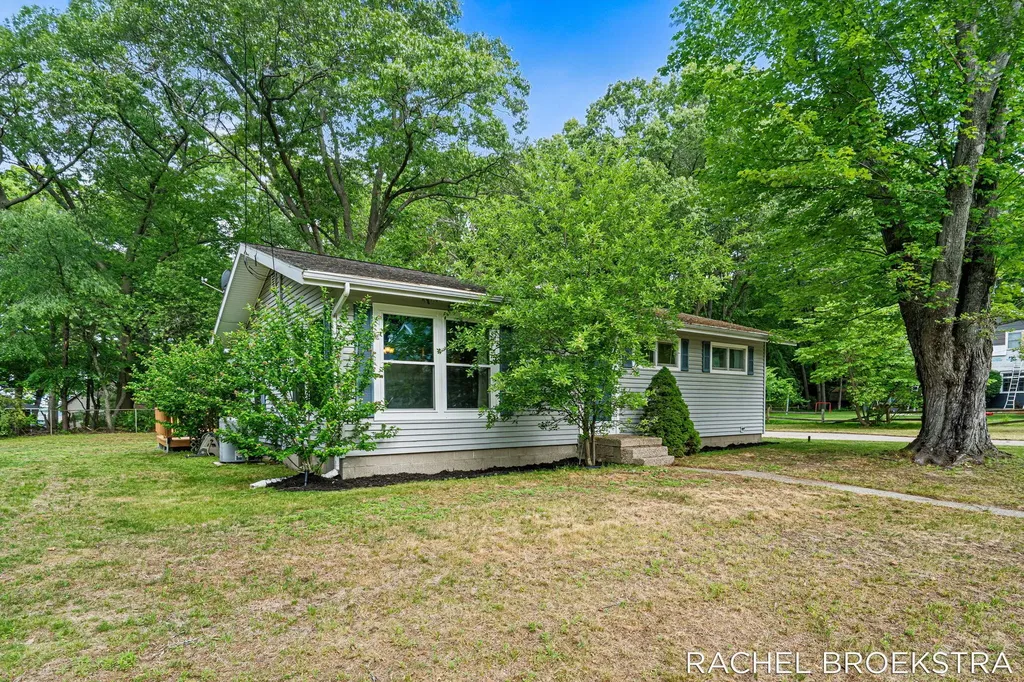15703 Vineyard Drive Spring Lake Township MI 49456