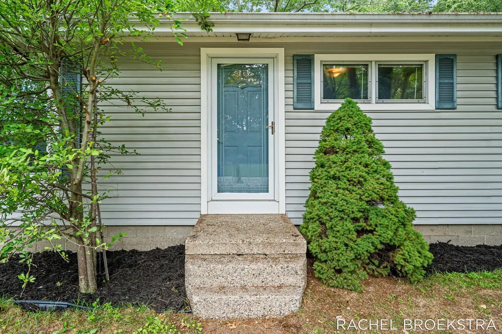 15703 Vineyard Drive Spring Lake Township MI 49456