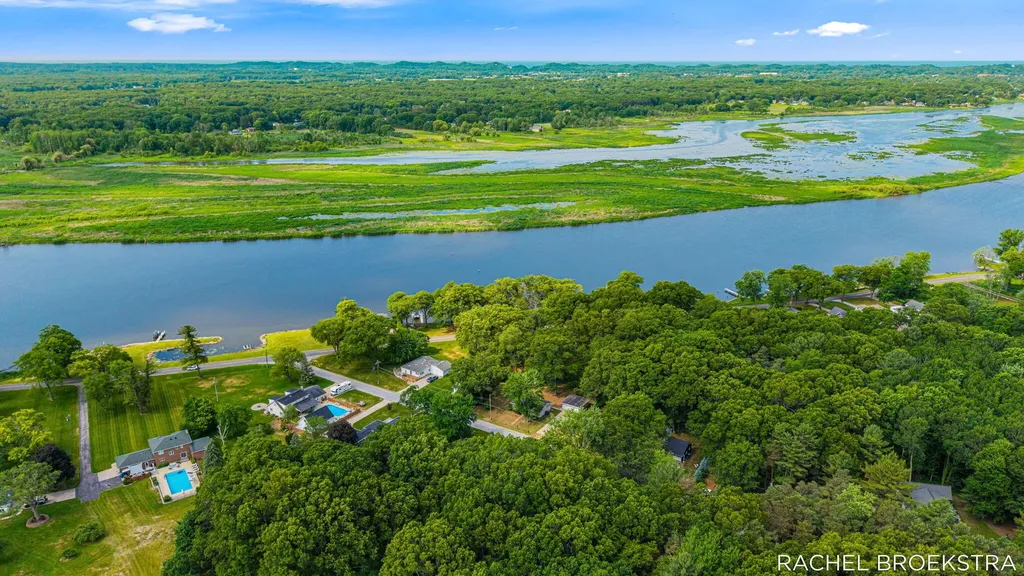 15703 Vineyard Drive Spring Lake Township MI 49456