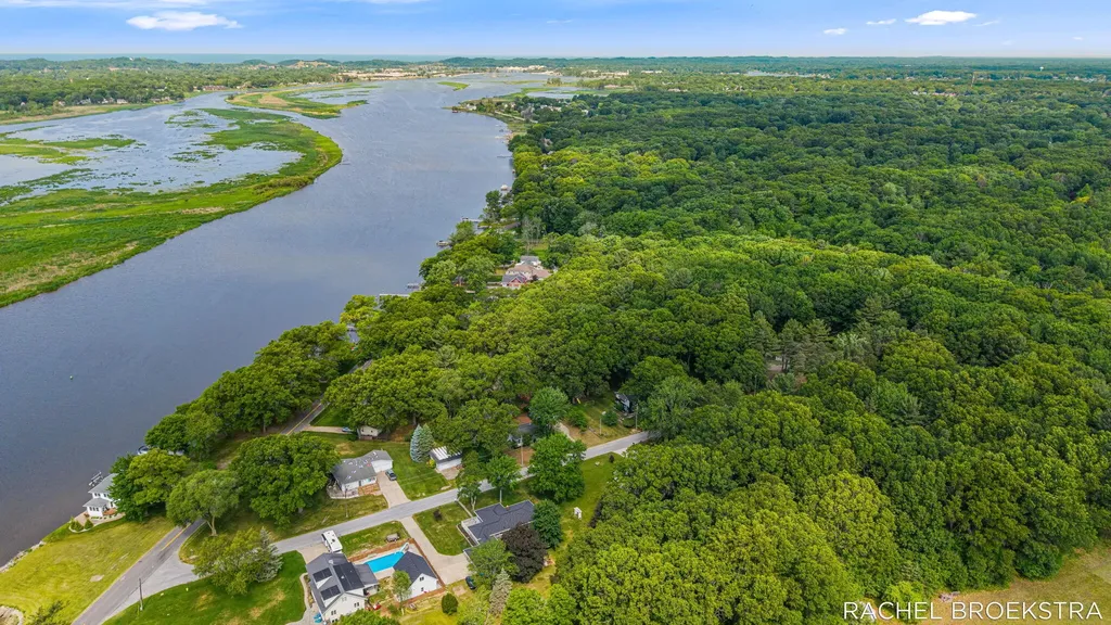 15703 Vineyard Drive Spring Lake Township MI 49456