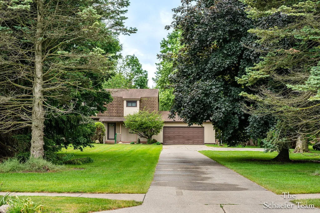 888 Bowes Road SE Lowell City MI 49331