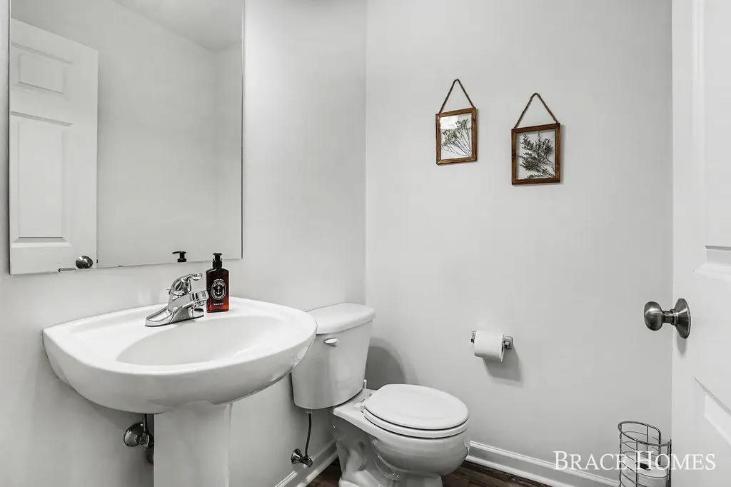 3079 Ledgestone Place NE Grand Rapids Charter Township MI 49525
