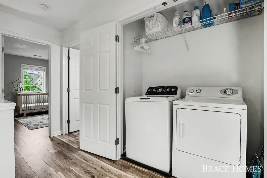 3079 Ledgestone Place NE Grand Rapids Charter Township MI 49525