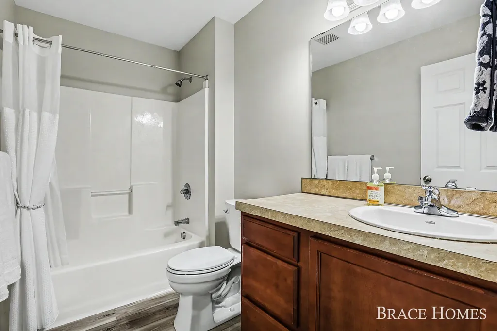 3079 Ledgestone Place NE Grand Rapids Charter Township MI 49525