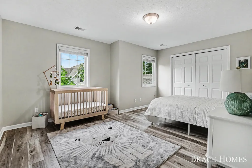 3079 Ledgestone Place NE Grand Rapids Charter Township MI 49525