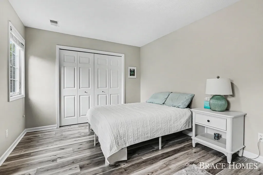3079 Ledgestone Place NE Grand Rapids Charter Township MI 49525