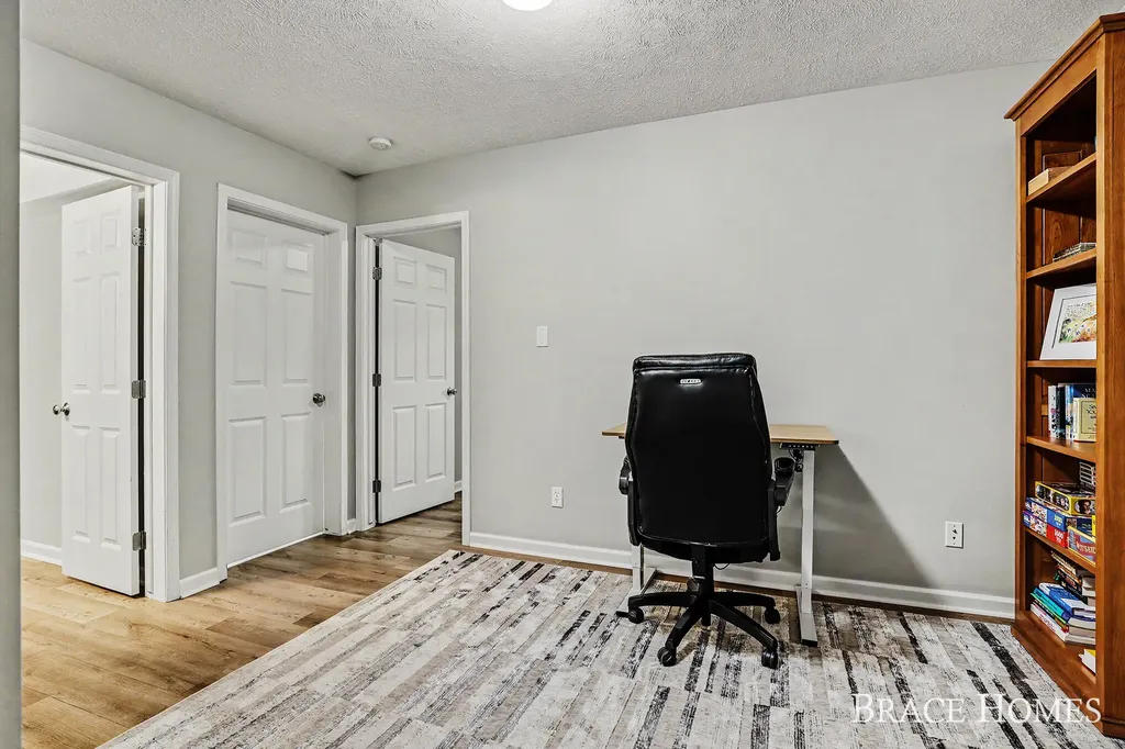 3079 Ledgestone Place NE Grand Rapids Charter Township MI 49525