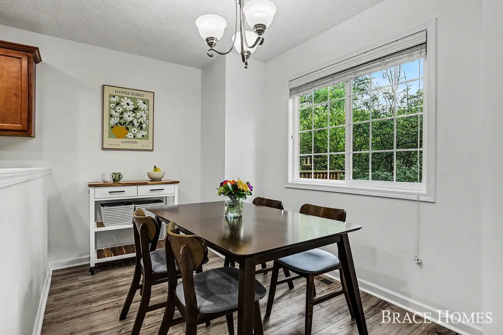 3079 Ledgestone Place NE Grand Rapids Charter Township MI 49525