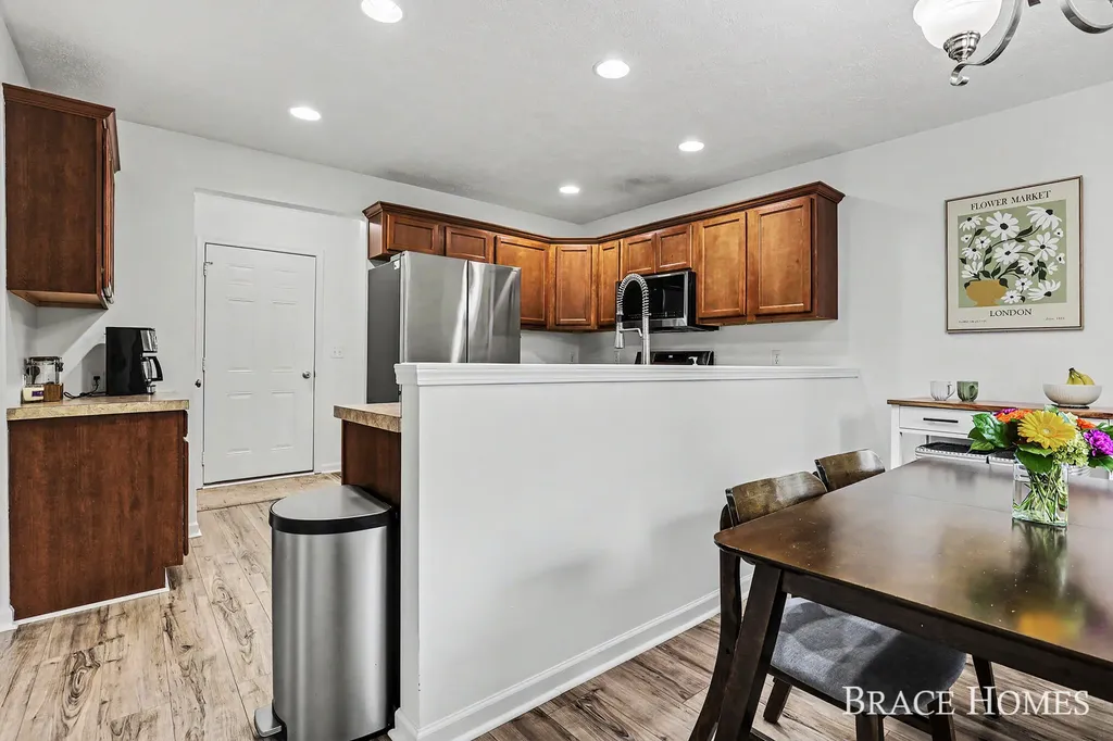 3079 Ledgestone Place NE Grand Rapids Charter Township MI 49525