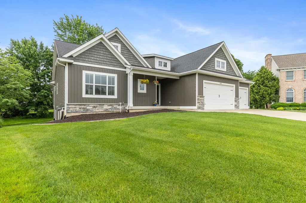 1422 Crystalline Drive SE Gaines Charter Township MI 49316