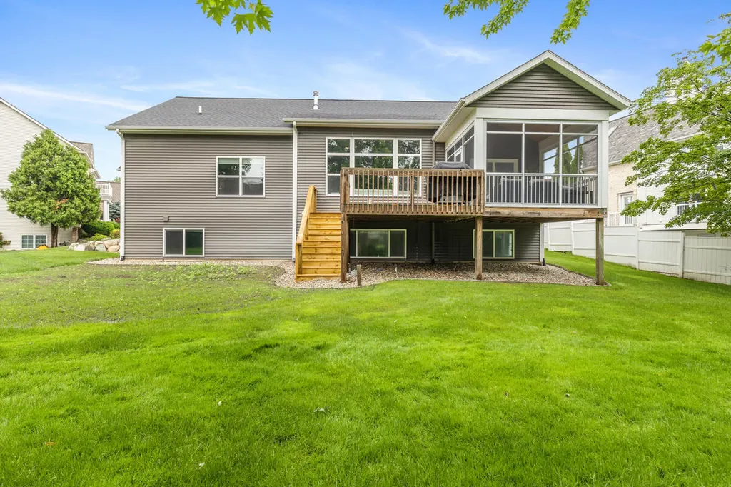1422 Crystalline Drive SE Gaines Charter Township MI 49316
