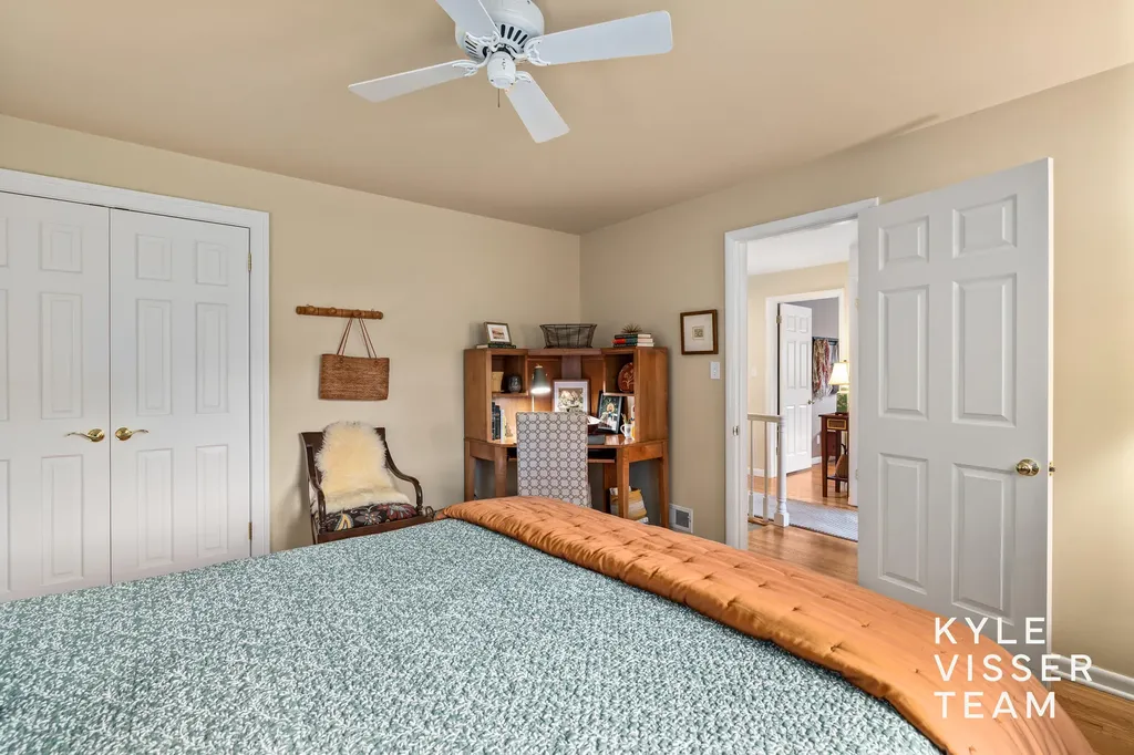 2547 Maplewood Drive SE East Grand Rapids City MI 49506