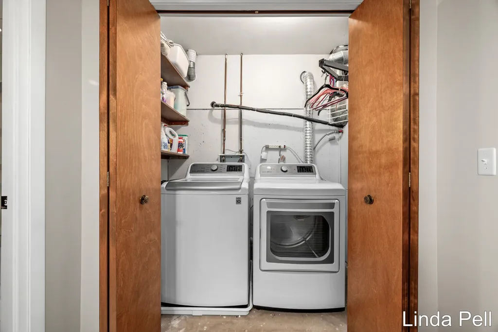 179 Laurelwood Court SW Byron Township MI 49548