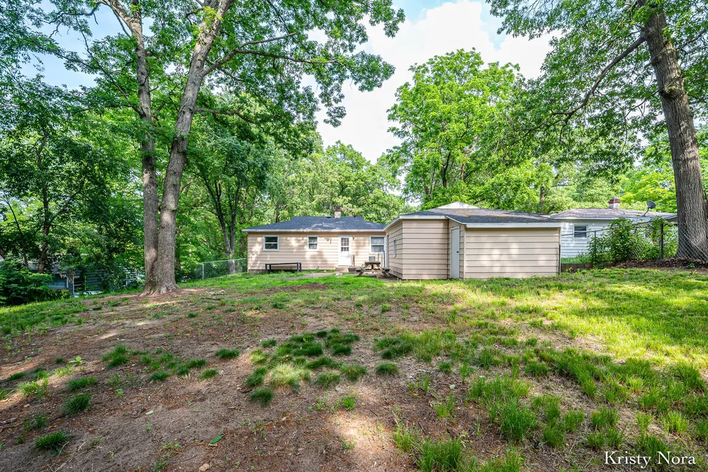4329 Laura Street NW Alpine Township MI 49321