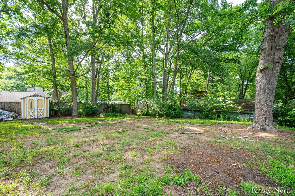 4329 Laura Street NW Alpine Township MI 49321