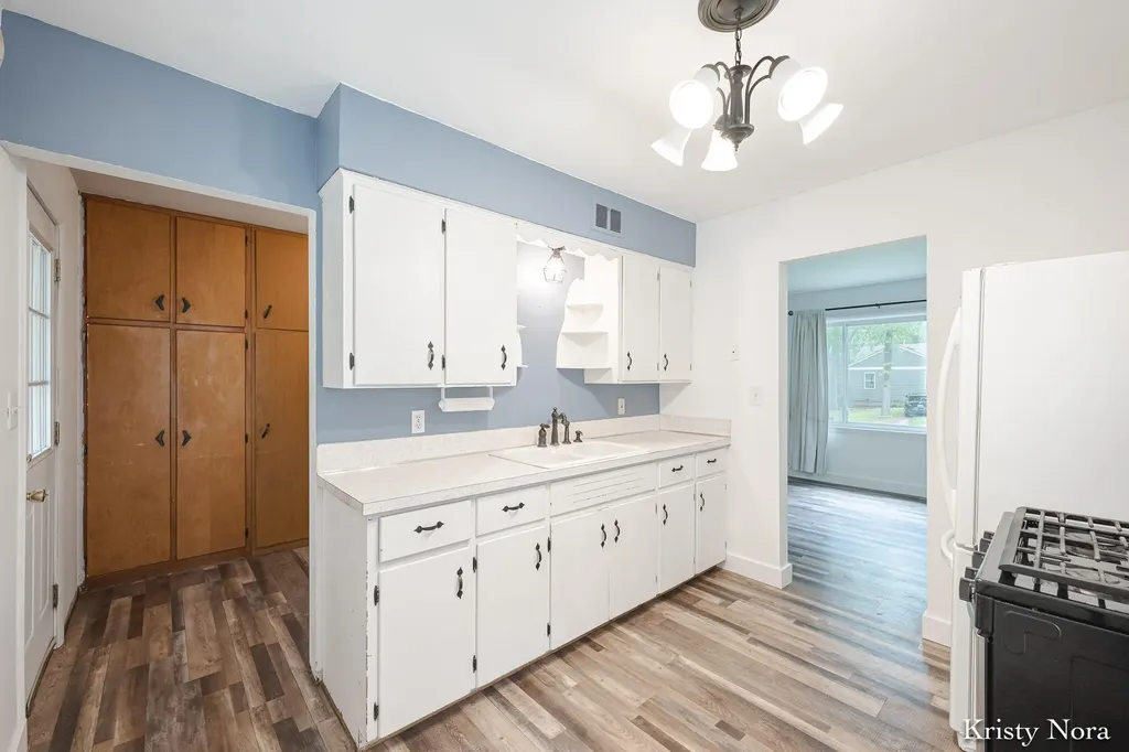 4329 Laura Street NW Alpine Township MI 49321