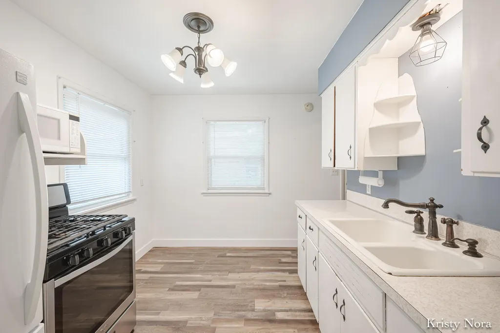 4329 Laura Street NW Alpine Township MI 49321